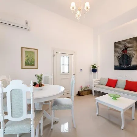 Queen Of Santorini * Karterados (Santorini)