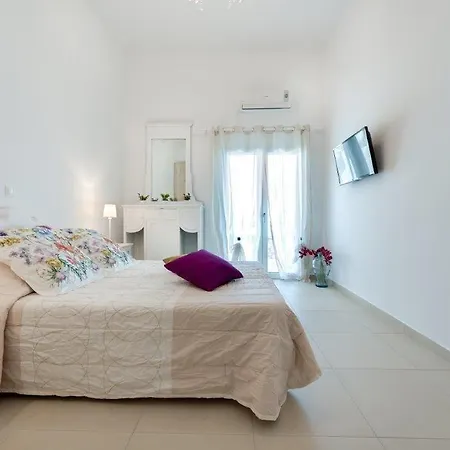 Queen Of Santorini * Karterados (Santorini)