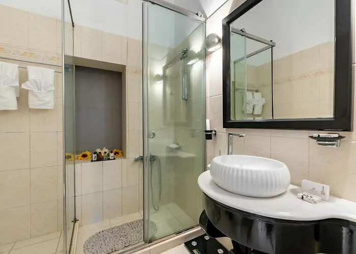 Queen Of Santorini * Karterados (Santorini)