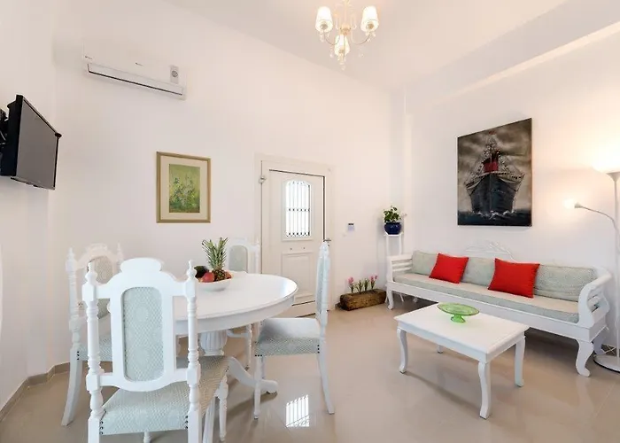 Queen Of Santorini * Karterados (Santorini)