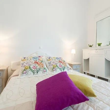 Queen Of Santorini Ferienhaus